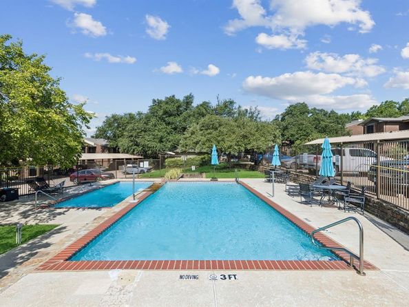 2505  Wedglea Drive  209, Dallas Texas 75211