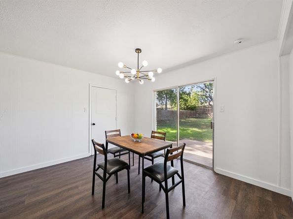 3425  Manordale Court , Forest Hill Texas 76140
