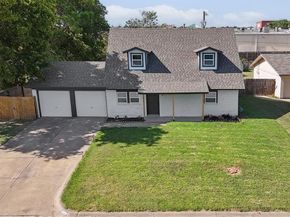 3425  Manordale Court , Forest Hill Texas 76140