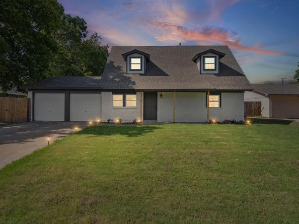 3425  Manordale Court , Forest Hill Texas 76140