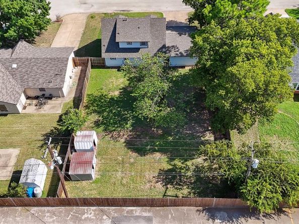 3425  Manordale Court , Forest Hill Texas 76140
