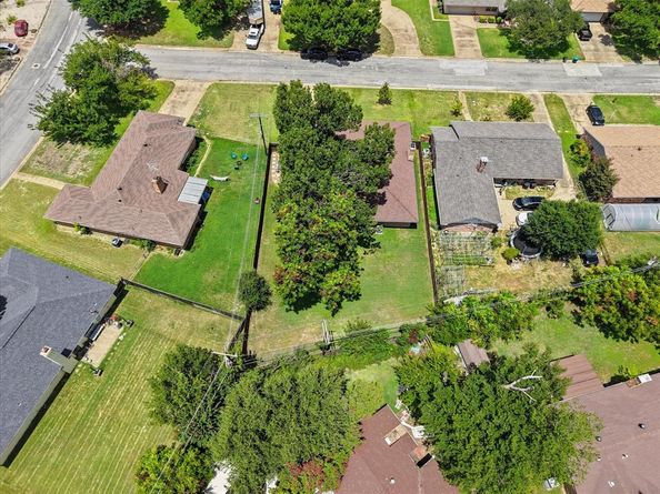4904  Fall River Drive , Fort Worth Texas 76103