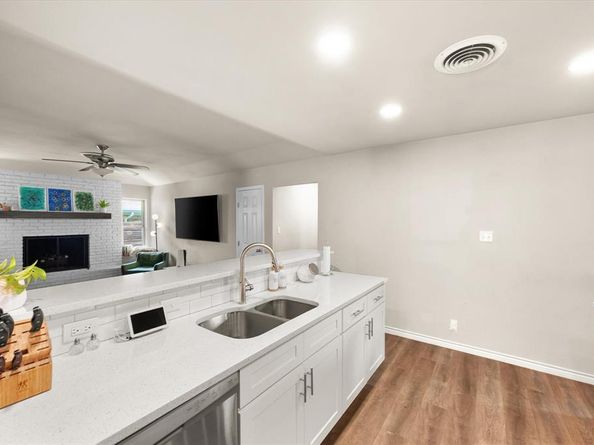 4904  Fall River Drive , Fort Worth Texas 76103
