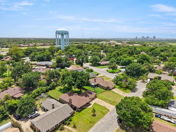 4904  Fall River Drive , Fort Worth Texas 76103