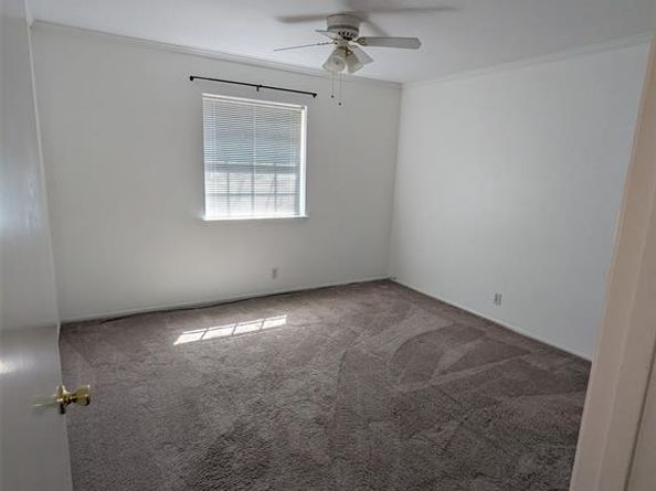 1401  Forest Edge Drive  21, Arlington Texas 76013