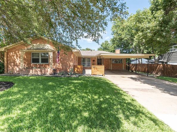 8811  Rolling Rock Lane , Dallas Texas 75238