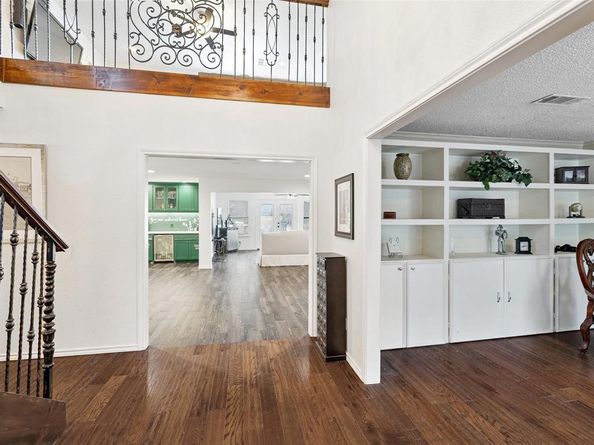10186  Meadowcrest Drive , Benbrook Texas 76126