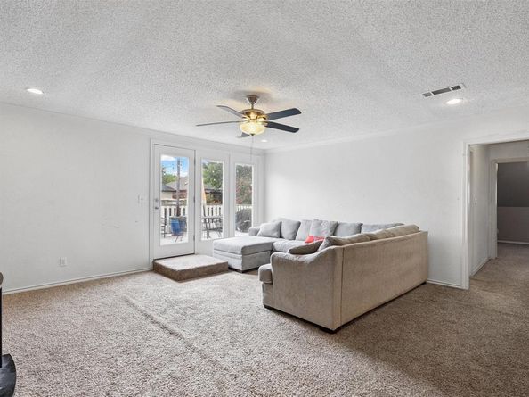 10186  Meadowcrest Drive , Benbrook Texas 76126