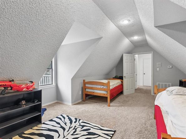 10186  Meadowcrest Drive , Benbrook Texas 76126