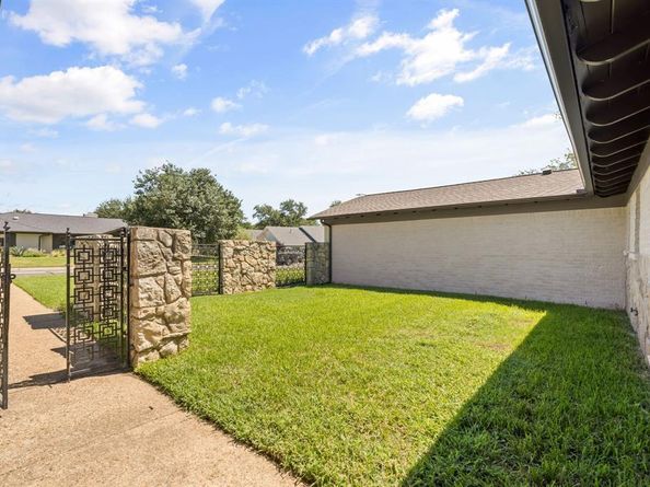 3757  Arroyo Road , Fort Worth Texas 76109