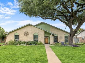 1913  J J Pearce Drive 