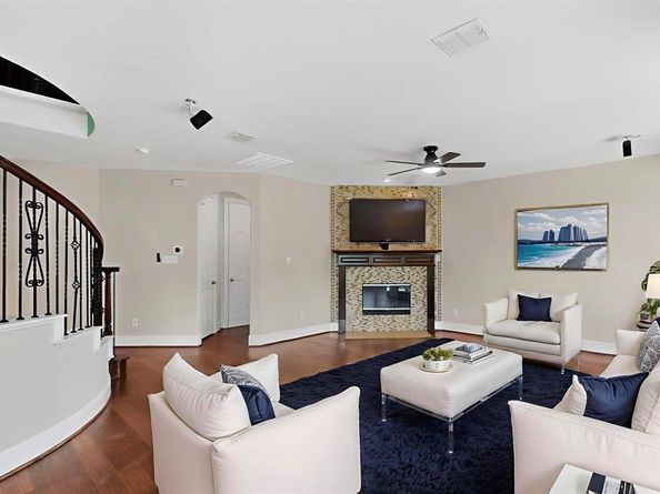 1343  Valley Vista Drive , Irving Texas 75063