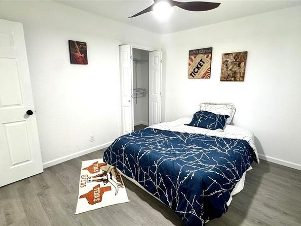 809  milky Way , Garland Texas 75040