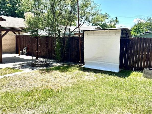 809  milky Way , Garland Texas 75040