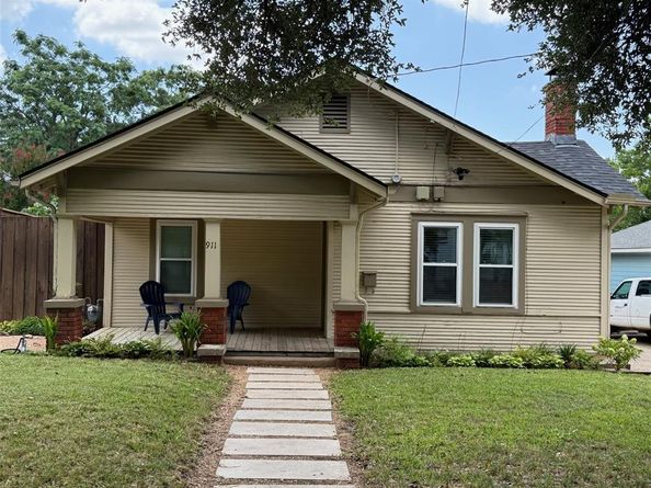 911 N Montclair Avenue , Dallas Texas 75208