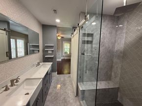 911 N Montclair Avenue , Dallas Texas 75208