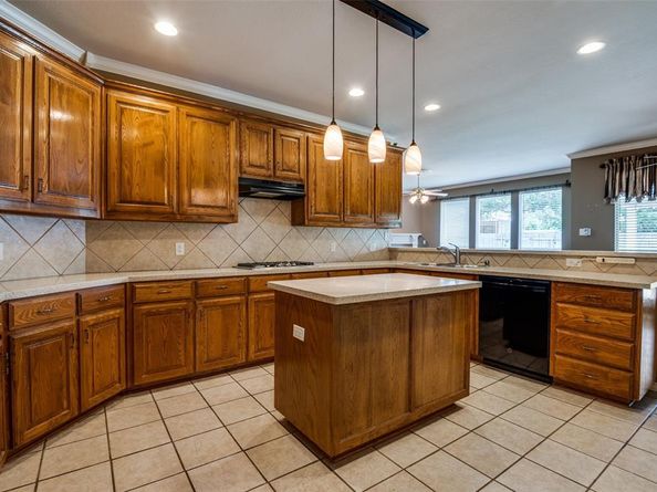 6506  Parkside Drive , Arlington Texas 76001