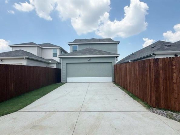3016  STRAWBERRY FARM Lane , Fort Worth Texas 76140