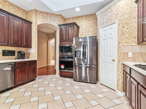 621  Candle Meadow Boulevard , DeSoto Texas 75115