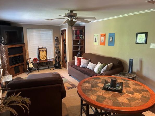 625 N Bailey Avenue , Fort Worth Texas 76107