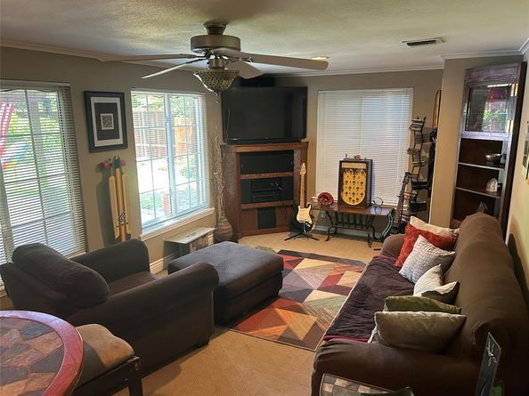 625 N Bailey Avenue , Fort Worth Texas 76107