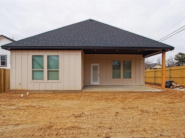 1920  Avenue B  , Fort Worth Texas 76104