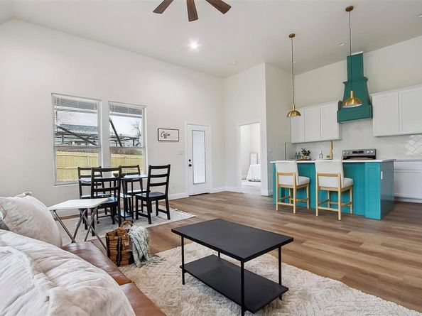 1920  Avenue B  , Fort Worth Texas 76104