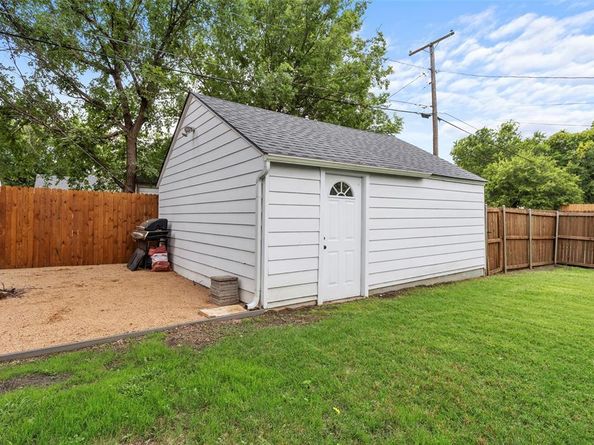 2721  Benbrook Boulevard , Fort Worth Texas 76109