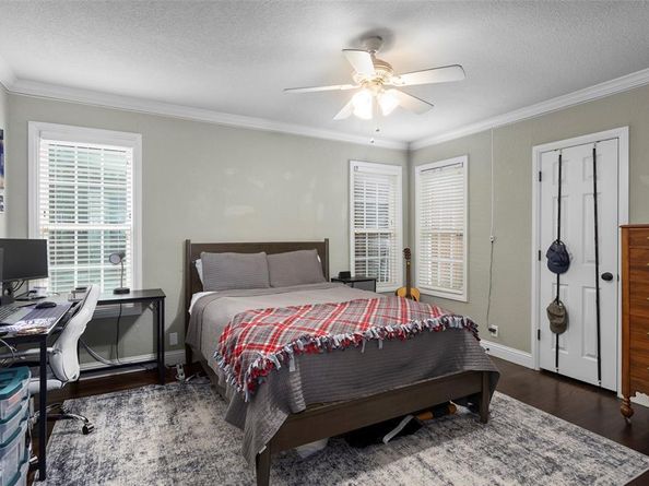 2721  Benbrook Boulevard , Fort Worth Texas 76109