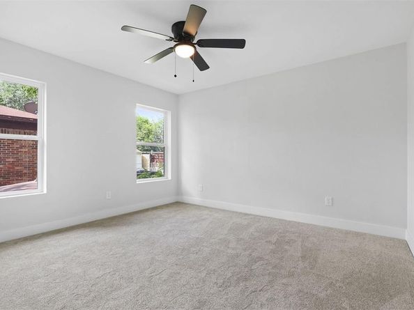 2211  San Pablo Drive , Dallas Texas 75227