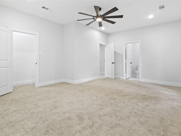 2211  San Pablo Drive , Dallas Texas 75227