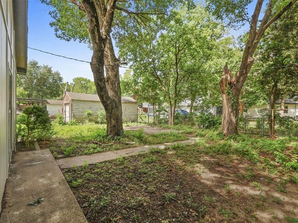 2211  San Pablo Drive , Dallas Texas 75227