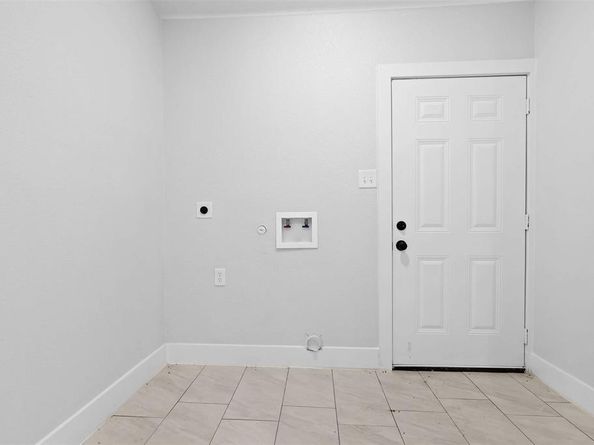 2211  San Pablo Drive , Dallas Texas 75227