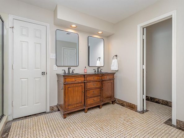 1819  Haydenbend Circle , Grapevine Texas 76051