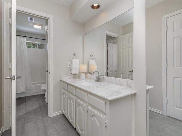 1819  Haydenbend Circle , Grapevine Texas 76051