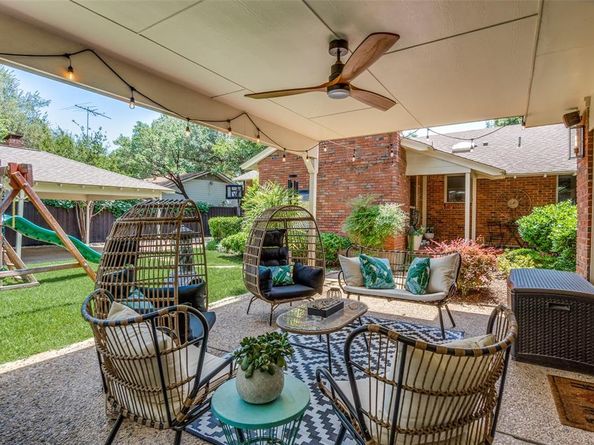 923  Leatrice Drive , Dallas Texas 75208