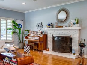 923  Leatrice Drive , Dallas Texas 75208