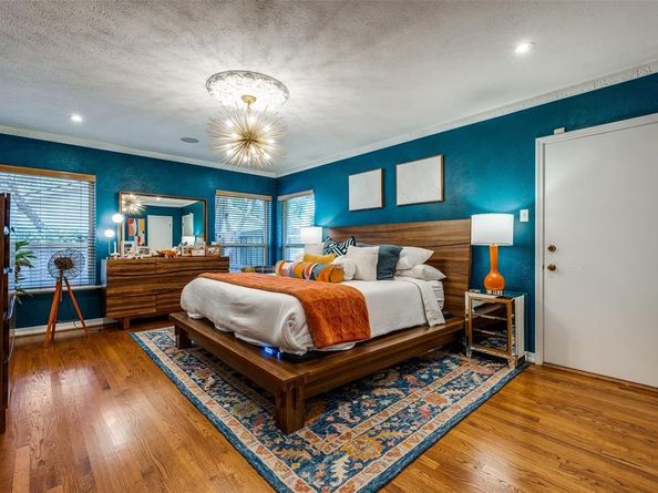 923  Leatrice Drive , Dallas Texas 75208