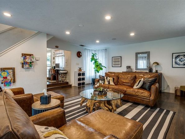 923  Leatrice Drive , Dallas Texas 75208