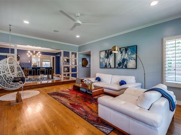 923  Leatrice Drive , Dallas Texas 75208