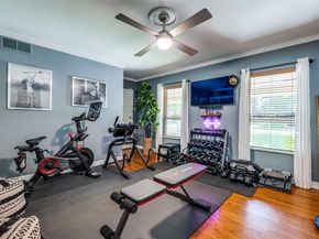 923  Leatrice Drive , Dallas Texas 75208