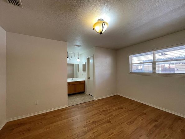 27 E Mountain Creek Court  5, Grand Prairie Texas 75052
