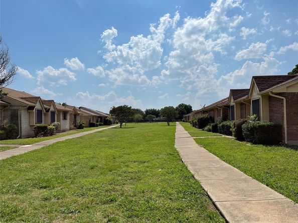 27 E Mountain Creek Court  5, Grand Prairie Texas 75052
