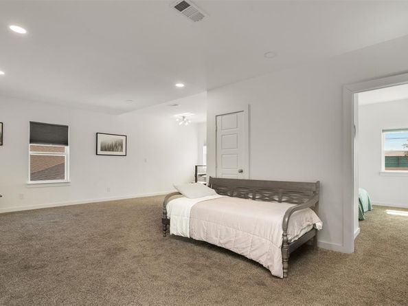 3725  Toronto Street , Dallas Texas 75212