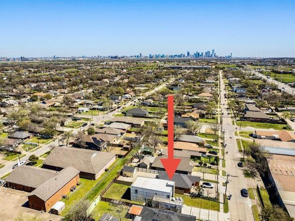 3725  Toronto Street , Dallas Texas 75212