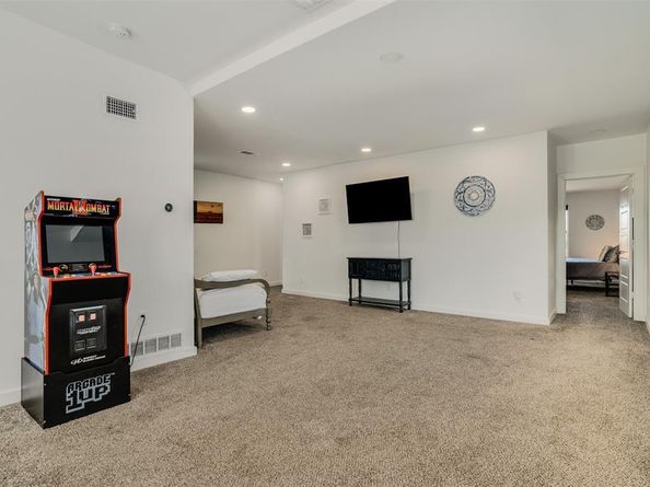 3725  Toronto Street , Dallas Texas 75212