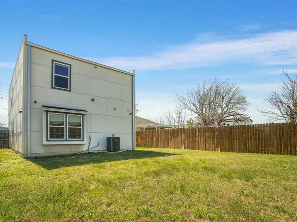 3725  Toronto Street , Dallas Texas 75212