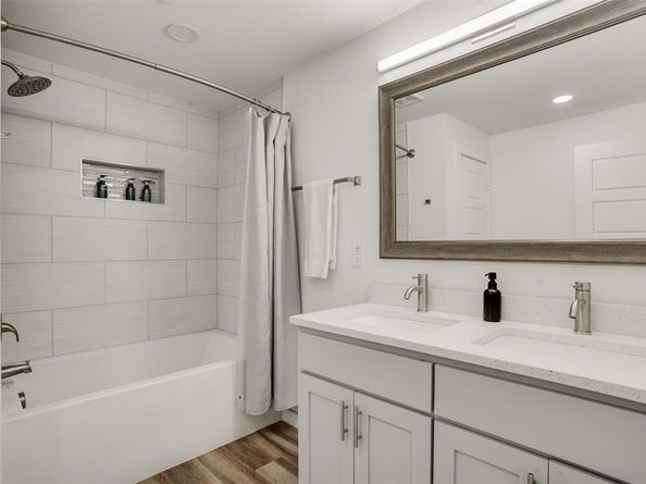 3725  Toronto Street , Dallas Texas 75212