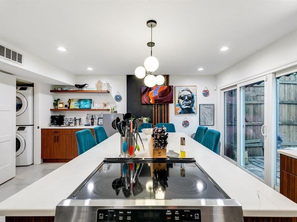 4347  Dickason Avenue  111, Dallas Texas 75219