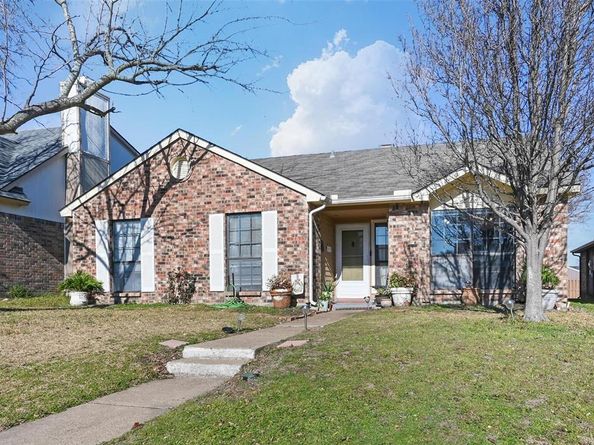 824  Bailey Drive , Cedar Hill Texas 75104